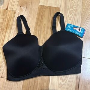 NWT Vanity Fair beauty back wireless bra. Size 38G
